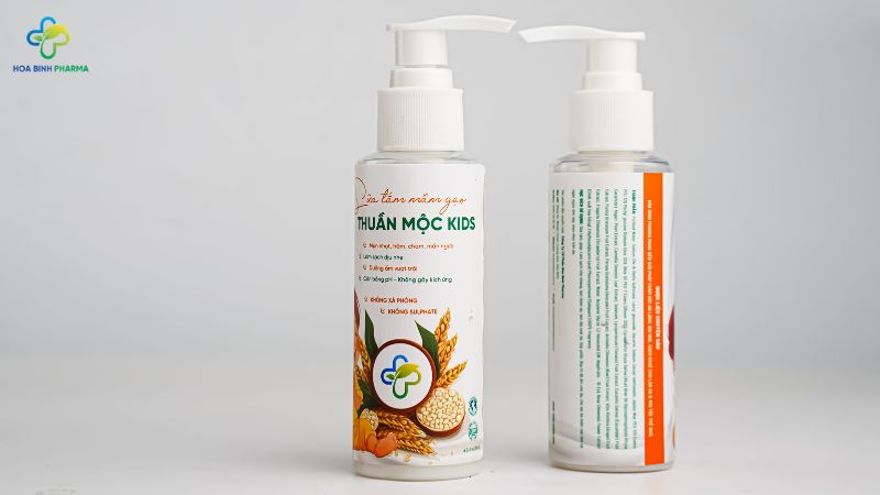 Sữa tắm Thuần Mộc Kids là dòng sản phẩm tắm gội dịu nhẹ được thiết kế phù hợp với làn da mỏng manh của trẻ nhỏ
