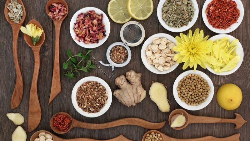 Nhờ tính dịu nhẹ, sản phẩm từ dược liệu có thể sử dụng lâu dài, kể cả với làn da nhạy cảm
