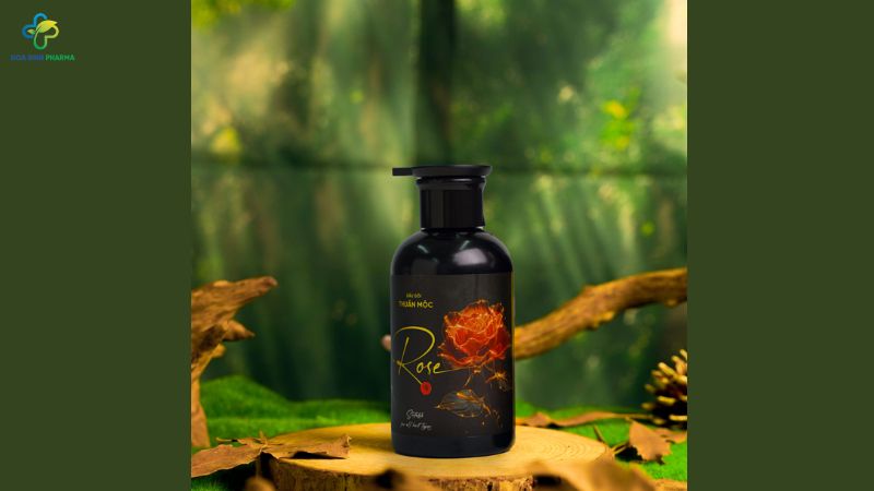 Dầu gội Thuần Mộc Rose kết hợp giữa các tinh chất từ thảo mộc truyền thống và công nghệ làm sạch hiện đại