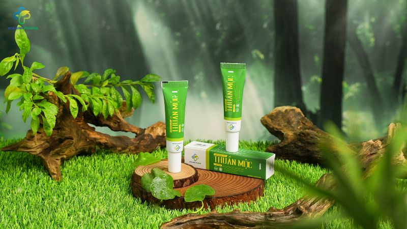 Kem dược liệu Thuần Mộc là sản phẩm chăm sóc da chuyên sâu, tập trung vào phục hồi tổn thương, làm sáng và làm đều màu da