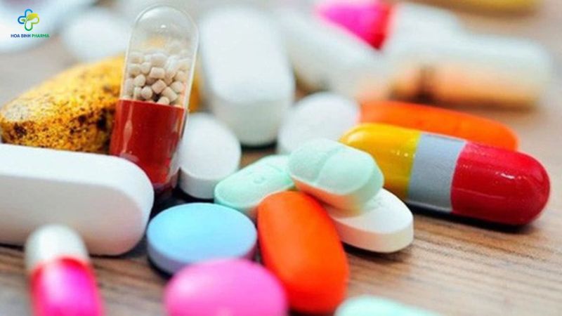 Việc dùng thuốc kháng sinh kéo dài hoặc lạm dụng kháng sinh có thể khiến các chức năng trong cơ thể suy giảm, miễn dịch kém