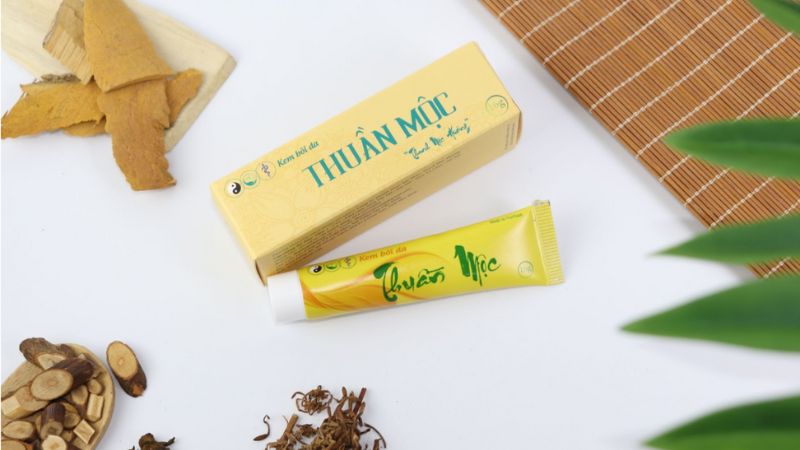 Kem bôi da Thuần Mộc chứa nhiều th ành phần dược liệu được nghiên cứu kỹ lưỡng, mang lại hiệu quả trong việc điều trị viêm ngứa da